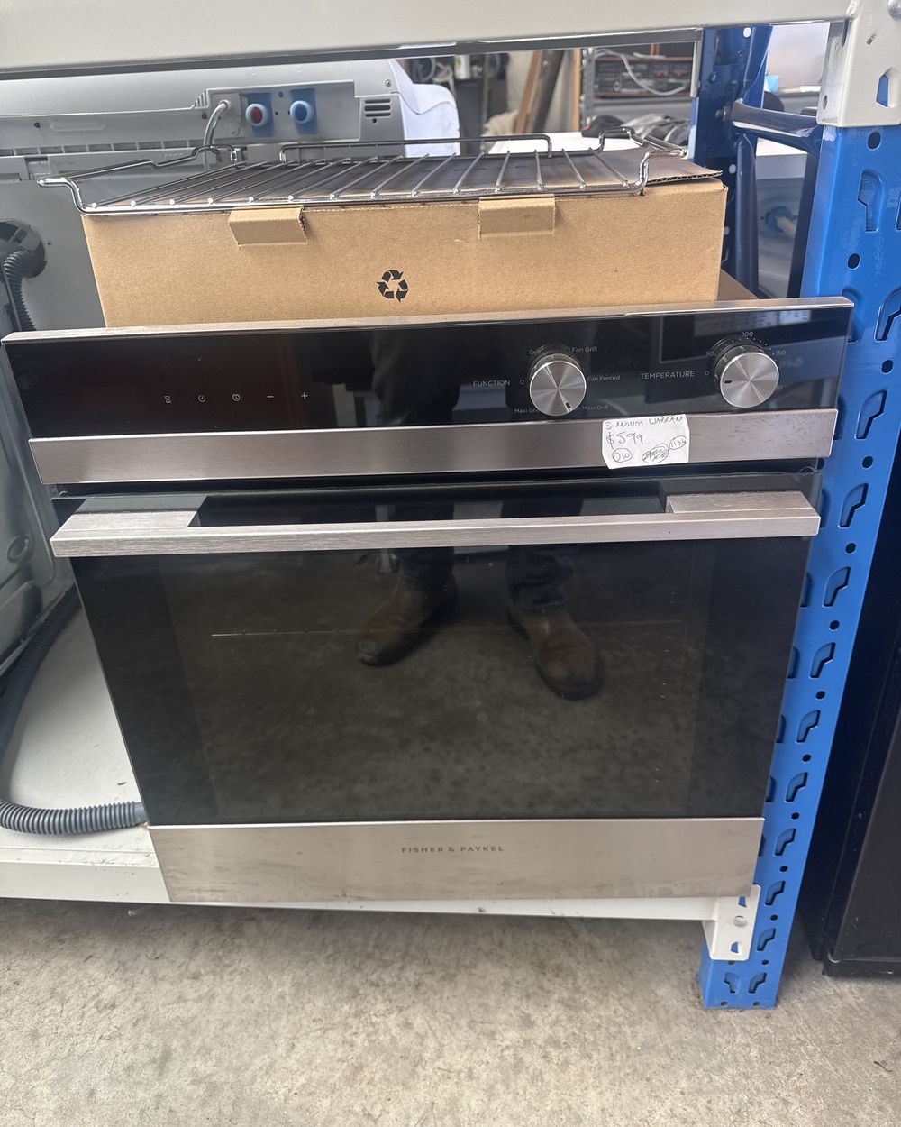 Fisher and Paykel oven built in