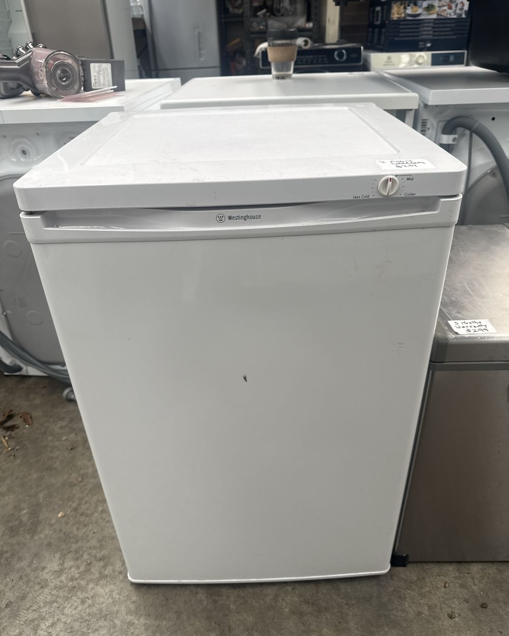 Westinghouse Bar Freezer – WFM0900WC